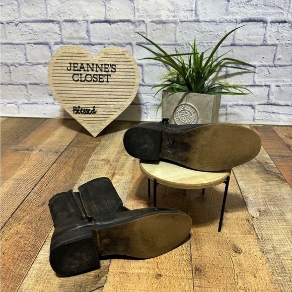 Hinge double zipper ankle boots distressed Anthropologie - Picture 11 of 12